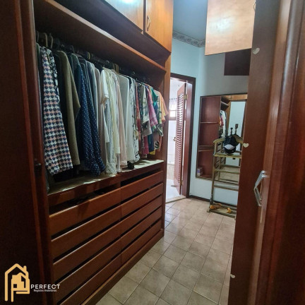 Imagem Casa com 5 Quartos à Venda, 300 m² em Independência - Taubaté Imagem Casa com 5 Quartos à Venda, 300 m² em Independência - Taubaté