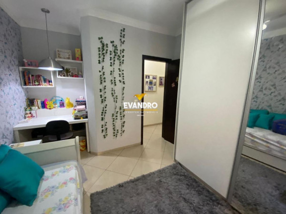 Imagem Casa com 4 Quartos à Venda, 300 m² em Recanto Dos Pássaros - Cuiabá Imagem Casa com 4 Quartos à Venda, 300 m² em Recanto Dos Pássaros - Cuiabá