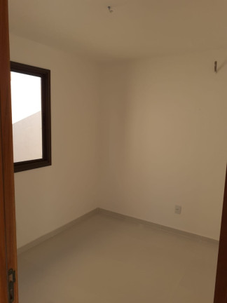 Imagem Casa com 4 Quartos à Venda, 110 m² em Abrantes - Camaçari