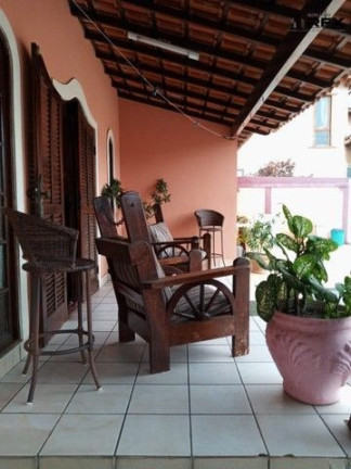 Imagem Casa com 3 Quartos à Venda, 420 m² em Piratininga - Niterói