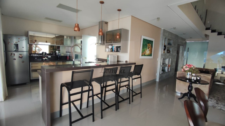 Imagem Casa com 4 Quartos à Venda, 406 m² em Jardim Itália - Cuiabá Imagem Casa com 4 Quartos à Venda, 406 m² em Jardim Itália - Cuiabá