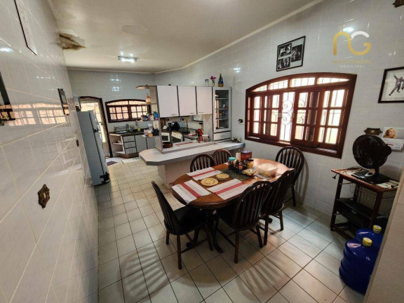 Imagem Sobrado com 3 Quartos à Venda, 360 m² em Canto Do Forte - Praia Grande Imagem Sobrado com 3 Quartos à Venda, 360 m² em Canto Do Forte - Praia Grande