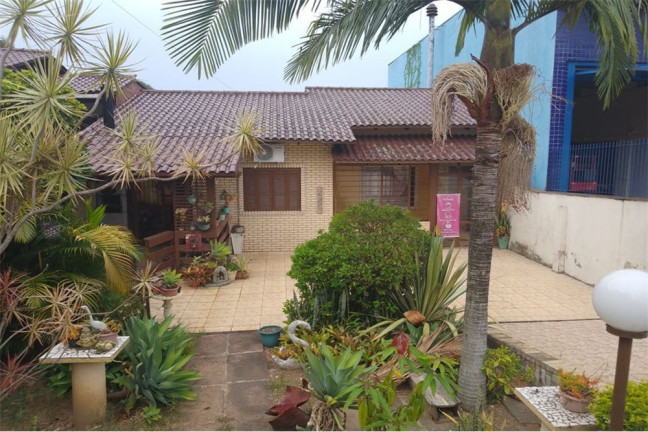 Imagem Casa com 3 Quartos à Venda, em Jardim Itu - Porto Alegre Imagem Casa com 3 Quartos à Venda, em Jardim Itu - Porto Alegre