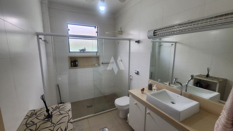 Imagem Casa com 5 Quartos à Venda, 500 m² em Embaré - Santos Imagem Casa com 5 Quartos à Venda, 500 m² em Embaré - Santos