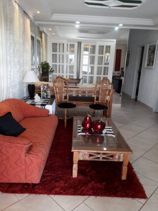 Imagem Casa com 3 Quartos à Venda, 300 m² em Vila Helena - Atibaia Imagem Casa com 3 Quartos à Venda, 300 m² em Vila Helena - Atibaia