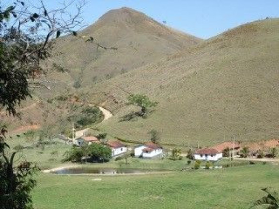 Imagem Fazenda à Venda, 1.331.000 m² em Piquete - Piquete