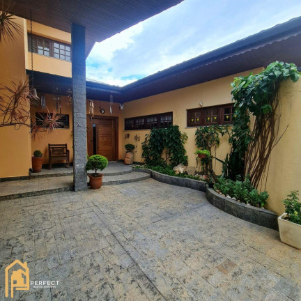 Imagem Casa com 5 Quartos à Venda, 300 m² em Independência - Taubaté Imagem Casa com 5 Quartos à Venda, 300 m² em Independência - Taubaté