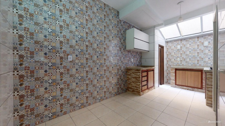 Imagem Imóvel com 2 Quartos à Venda, 64 m² em Menino Deus - Porto Alegre Imagem Imóvel com 2 Quartos à Venda, 64 m² em Menino Deus - Porto Alegre