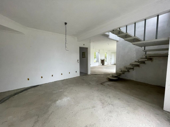 Imagem Casa com 5 Quartos à Venda, 243 m² em Ribeirão Da Ilha - Florianópolis Imagem Casa com 5 Quartos à Venda, 243 m² em Ribeirão Da Ilha - Florianópolis