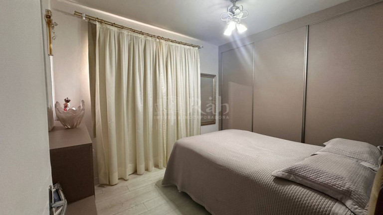 Imagem Apartamento com 2 Quartos à Venda, 78 m² em Centro - Balneário Camboriú