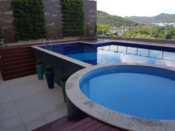 Imagem Imóvel com 3 Quartos à Venda, 140 m² em Centro - Balneário Camboriú Imagem Imóvel com 3 Quartos à Venda, 140 m² em Centro - Balneário Camboriú