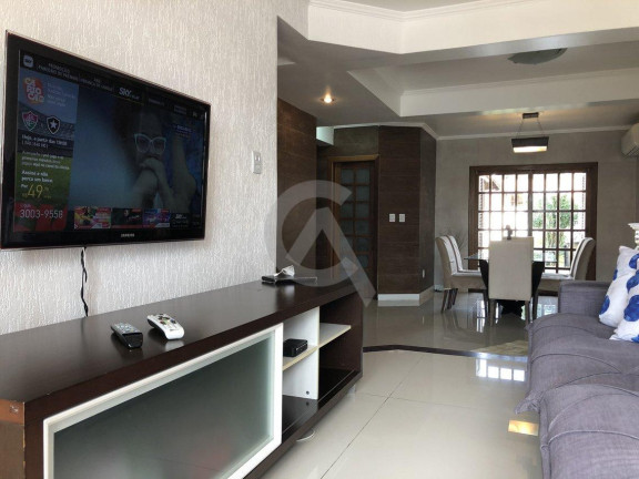 Imagem Casa com 4 Quartos à Venda, 489 m² em Niterói - Canoas Imagem Casa com 4 Quartos à Venda, 489 m² em Niterói - Canoas