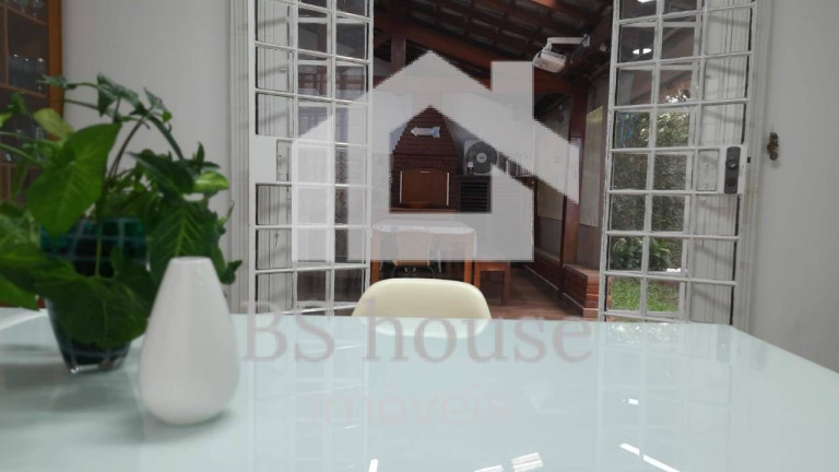 Imagem Sobrado com 3 Quartos à Venda, 300 m² em Vila Pires - Santo André