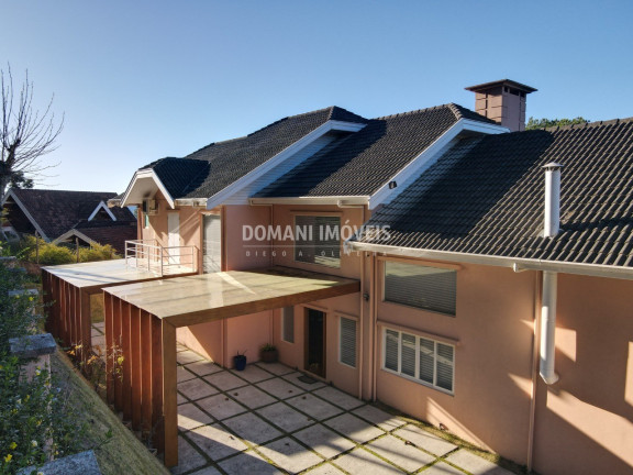 Imagem Casa com 4 Quartos à Venda, 450 m² em Região Do Alto Do Capivari - Campos Do Jordão Imagem Casa com 4 Quartos à Venda, 450 m² em Região Do Alto Do Capivari - Campos Do Jordão