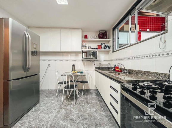 Imagem Casa com 4 Quartos à Venda, 186 m² em Agriões - Teresópolis
