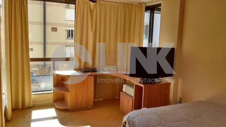 Imagem Apartamento com 3 Quartos à Venda, 194 m² em Auxiliadora - Porto Alegre Imagem Apartamento com 3 Quartos à Venda, 194 m² em Auxiliadora - Porto Alegre