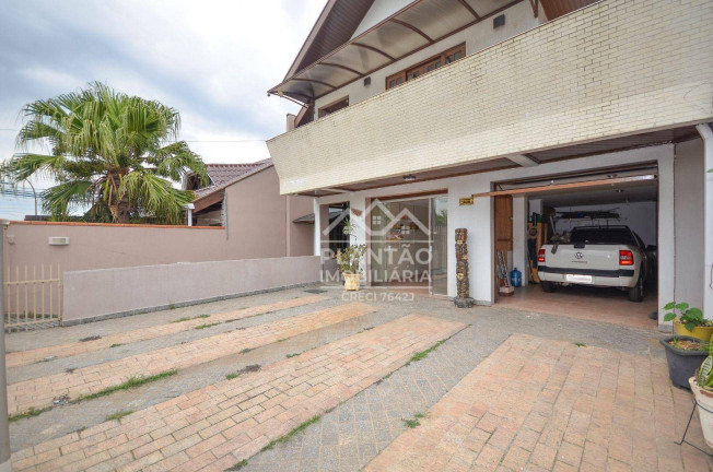 Imagem Casa com 4 Quartos à Venda, em Pinheirinho - Curitiba Imagem Casa com 4 Quartos à Venda, em Pinheirinho - Curitiba