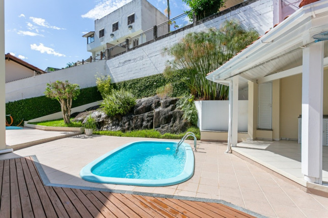 Imagem Casa com 4 Quartos à Venda, em Carvoeira - Florianópolis Imagem Casa com 4 Quartos à Venda, em Carvoeira - Florianópolis