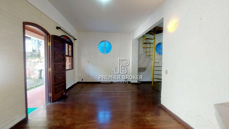 Imagem Casa com 3 Quartos à Venda, 182 m² em Albuquerque - Teresópolis Imagem Casa com 3 Quartos à Venda, 182 m² em Albuquerque - Teresópolis
