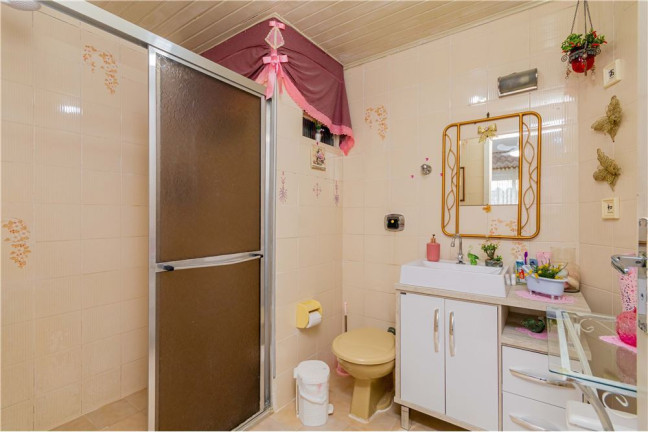 Imagem Imóvel com 3 Quartos à Venda, em Jardim Itu - Porto Alegre Imagem Imóvel com 3 Quartos à Venda, em Jardim Itu - Porto Alegre