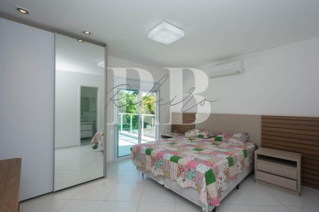 Imagem Imóvel com 7 Quartos à Venda, em Riviera - Bertioga Imagem Imóvel com 7 Quartos à Venda, em Riviera - Bertioga