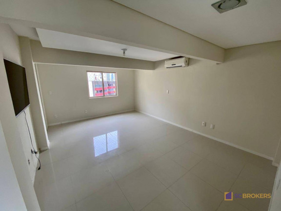 Imagem Imóvel com 4 Quartos à Venda, 200 m² em Centro - Balneário Camboriú Imagem Imóvel com 4 Quartos à Venda, 200 m² em Centro - Balneário Camboriú