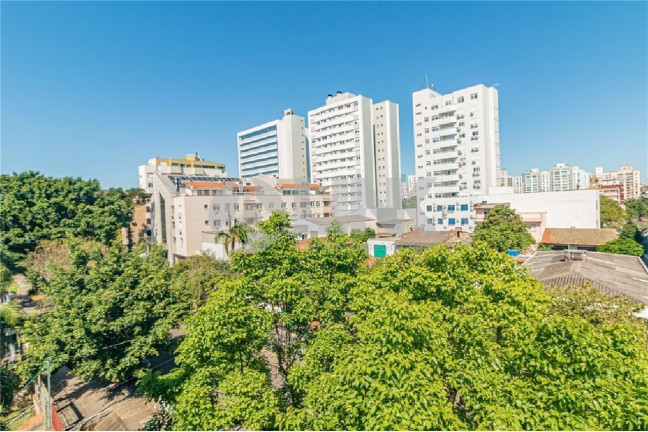 Imagem Imóvel com 2 Quartos à Venda, 111 m² em Passo Da Areia - Porto Alegre