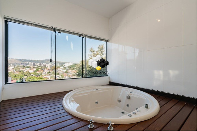 Imagem Casa com 2 Quartos à Venda, 318 m² em Medianeira - Porto Alegre Imagem Casa com 2 Quartos à Venda, 318 m² em Medianeira - Porto Alegre