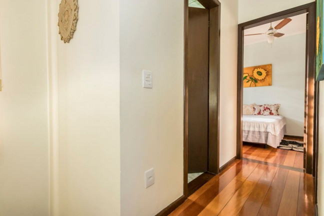 Imagem Imóvel com 4 Quartos à Venda, em Jardim Itu - Porto Alegre Imagem Imóvel com 4 Quartos à Venda, em Jardim Itu - Porto Alegre