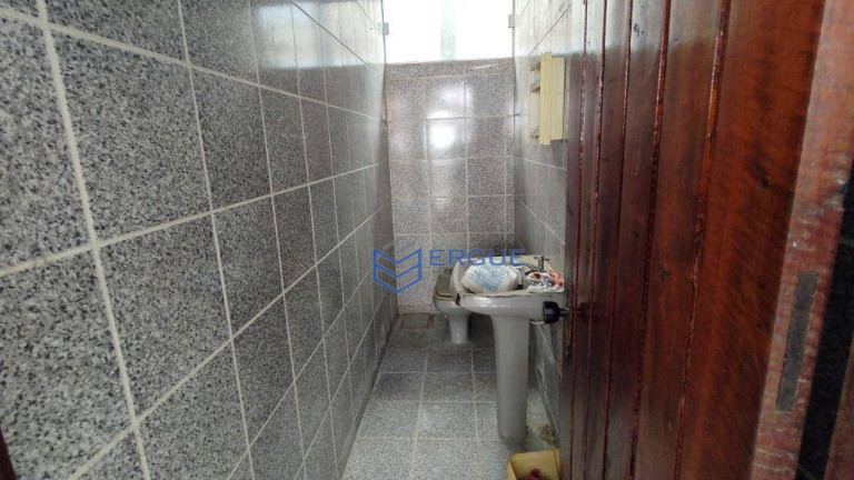 Imagem Casa com 2 Quartos à Venda, 294 m² em Montese - Fortaleza Imagem Casa com 2 Quartos à Venda, 294 m² em Montese - Fortaleza
