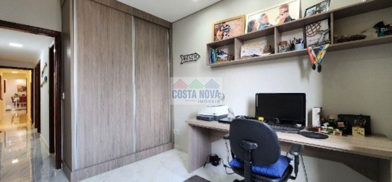 Imagem Casa com 6 Quartos à Venda, 279 m²