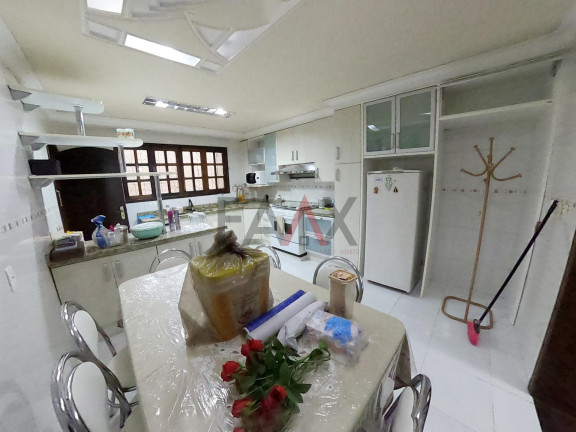 Imagem Casa com 5 Quartos à Venda, 362 m² em Centro - Guarapuava Imagem Casa com 5 Quartos à Venda, 362 m² em Centro - Guarapuava