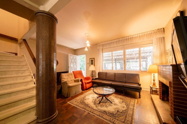 Imagem Casa com 3 Quartos à Venda, 156 m² em Petrópolis - Porto Alegre Imagem Casa com 3 Quartos à Venda, 156 m² em Petrópolis - Porto Alegre