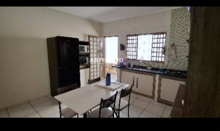 Imagem Casa com 2 Quartos à Venda, 144 m² Imagem Casa com 2 Quartos à Venda, 144 m²