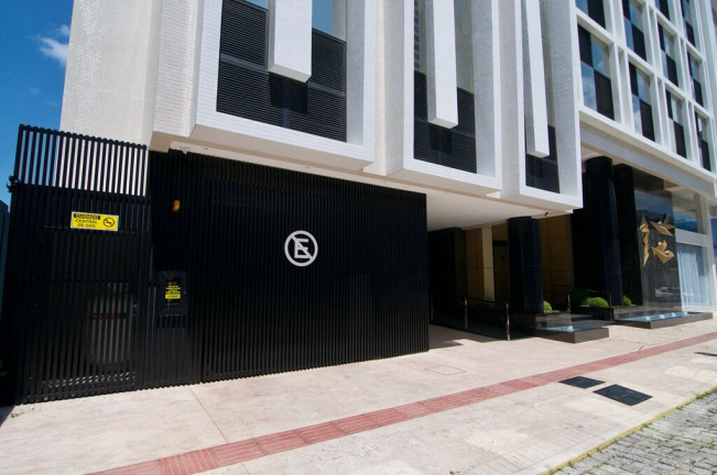 Imagem Imóvel com 4 Quartos à Venda, em Centro - Balneário Camboriú Imagem Imóvel com 4 Quartos à Venda, em Centro - Balneário Camboriú