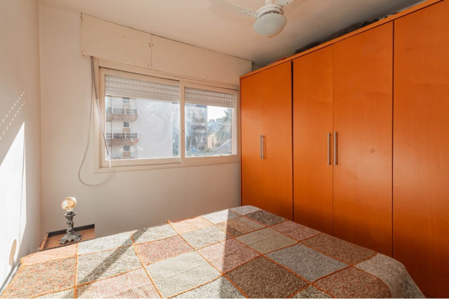 Imagem Imóvel com 1 Quarto à Venda, em Auxiliadora - Porto Alegre Imagem Imóvel com 1 Quarto à Venda, em Auxiliadora - Porto Alegre