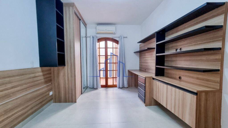 Imagem Casa com 3 Quartos à Venda, 250 m² em Alphaville - Santana De Parnaíba Imagem Casa com 3 Quartos à Venda, 250 m² em Alphaville - Santana De Parnaíba