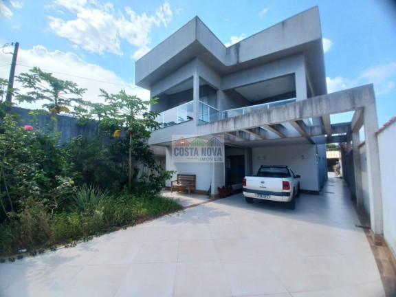 Imagem Casa com 3 Quartos à Venda, 300 m²