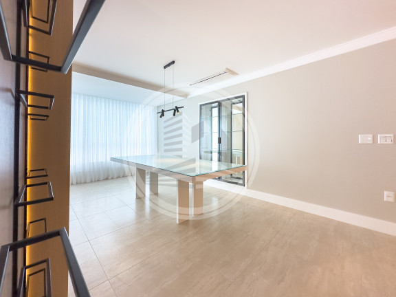 Imagem Apartamento com 3 Quartos à Venda, 179 m² em Centro - Balneário Camboriú Imagem Apartamento com 3 Quartos à Venda, 179 m² em Centro - Balneário Camboriú