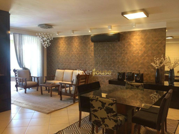 Casa com 3 Quartos à Venda, 314 m² em Santa Helena - Cuiabá