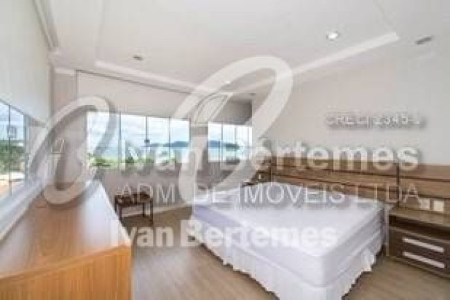 Imagem Casa com 5 Quartos para Temporada, em Zimbros - Bombinhas Imagem Casa com 5 Quartos para Temporada, em Zimbros - Bombinhas