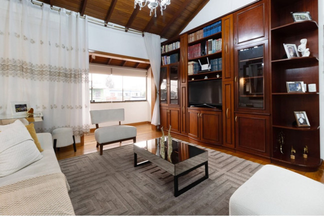 Imagem Casa com 3 Quartos à Venda, 190 m² em Rubem Berta - Porto Alegre Imagem Casa com 3 Quartos à Venda, 190 m² em Rubem Berta - Porto Alegre