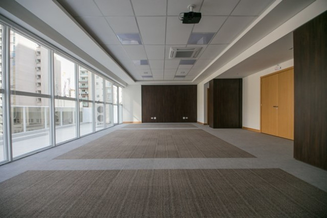 Imagem Sala Comercial à Venda, 208 m² em Batel - Curitiba Imagem Sala Comercial à Venda, 208 m² em Batel - Curitiba