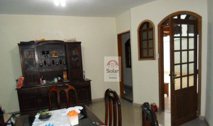 Imagem Casa com 3 Quartos à Venda, 241 m² em Vila São José - Taubaté