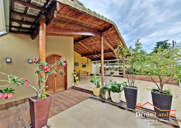Imagem Casa com 6 Quartos à Venda, 343 m² em Jardim Panorama - Montes Claros