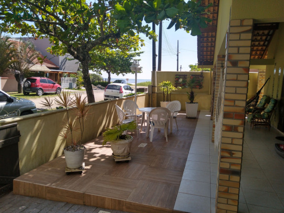Casa com 5 Quartos à Venda, 196 m² em Uirapuru I - Itapoá