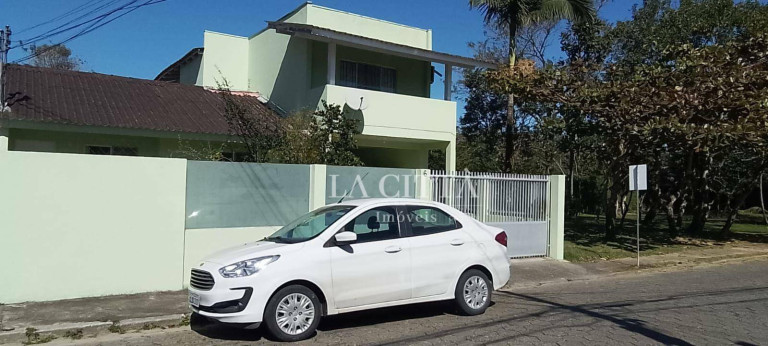Imagem Casa com 4 Quartos à Venda, 160 m² em São Judas - Itajaí Imagem Casa com 4 Quartos à Venda, 160 m² em São Judas - Itajaí
