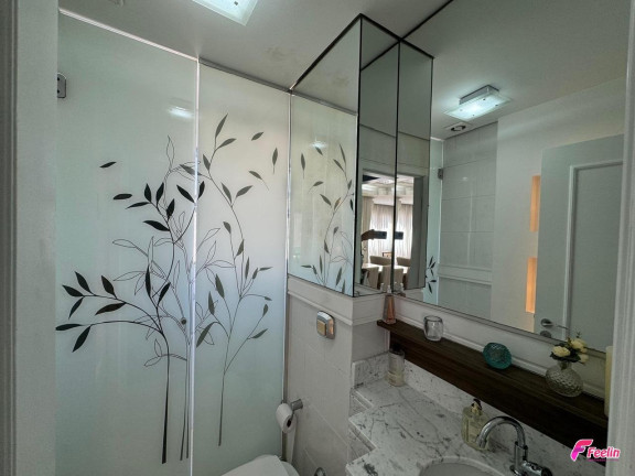 Imagem Apartamento com 3 Quartos à Venda, 110 m² em Centro - Florianópolis Imagem Apartamento com 3 Quartos à Venda, 110 m² em Centro - Florianópolis