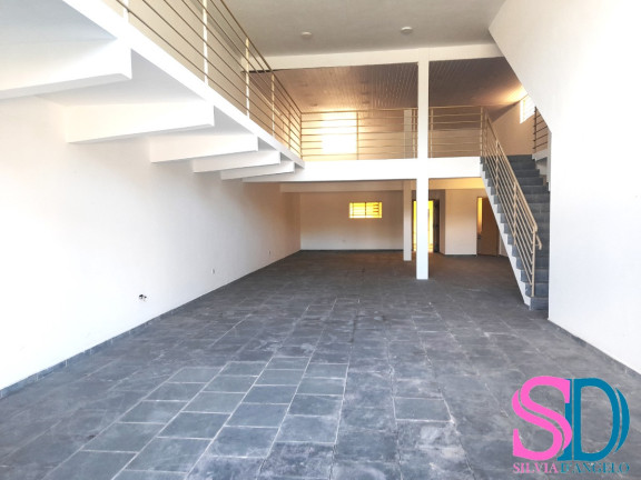 Sala Comercial para Alugar, 600 m² em Centro - Ubatuba