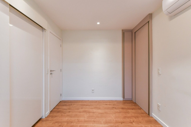 Imagem Imóvel com 1 Quarto à Venda, 126 m² em Jardim Das Acácias - São Paulo Imagem Imóvel com 1 Quarto à Venda, 126 m² em Jardim Das Acácias - São Paulo